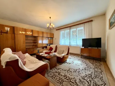 Na predaj 3-izbový dom, 150 m², Pezinok, Šafárikova