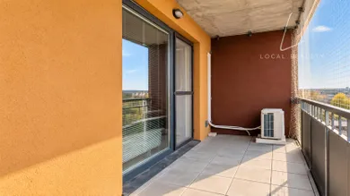 Na prenájom 1-izbový byt, 40 m², Bratislava-Petržalka, Žltá