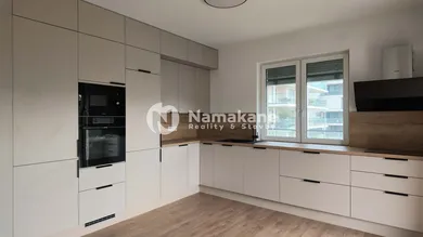 Na prenájom 3-izbový byt, 85 m², Nové Zámky, Andovská