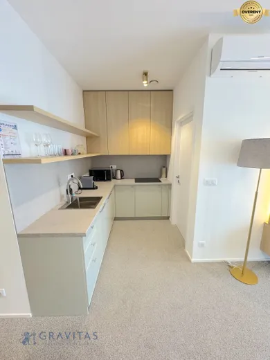 Na prenájom 2-izbový byt, 45 m², Bratislava-Staré Mesto