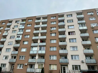 Na predaj 3-izbový byt, 76 m², Štúrovo, F. Rákócziho