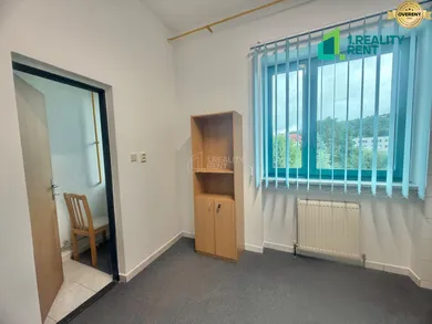 Na prenájom komerčné, 30 m², Čadca, Námestie slobody