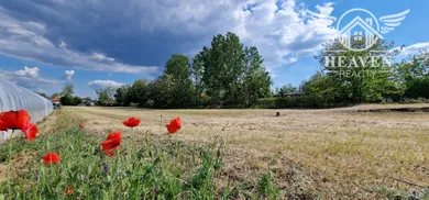 Na predaj pozemok, Nesvady, -