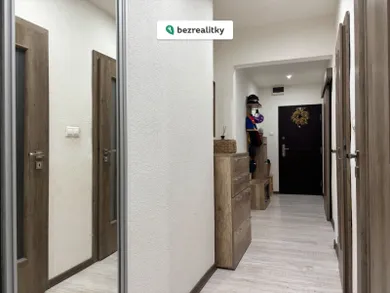Na prenájom 2-izbový byt, 52 m², Bratislava-Petržalka