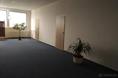 Na prenájom komerčné, 20 m², Košice-Juh, Južná trieda