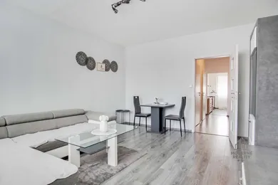 Byty na prenájom 3-izbový, Nové Zámky · €600