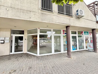 Na prenájom objekt, 85 m², Sereď, Námestie Slobody