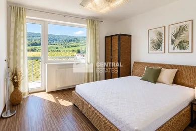 Na prenájom 4-izbový byt, 92 m², Bratislava-Nové Mesto, Jurská