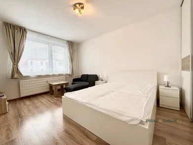Byty na prenájom 1-izbový, Malacky · €550