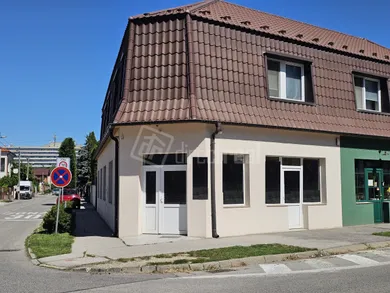 Na prenájom komerčné, 126 m², Galanta, Šafárikova