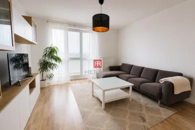 Mieszkania na wynajem, 2-pokojowe, Bratislava-Nové Mesto · €750