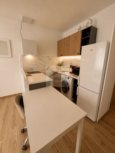 Na prenájom 1-izbový byt, 36 m², Galanta, Revolučná Štvrť