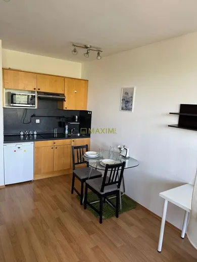 Na predaj 1-izbový byt, 38 m², Bratislava-Nové Mesto, Tomášikova