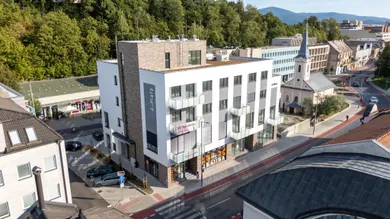 Квартиры на продажу, 3-комнатные, Trenčín · €381 000