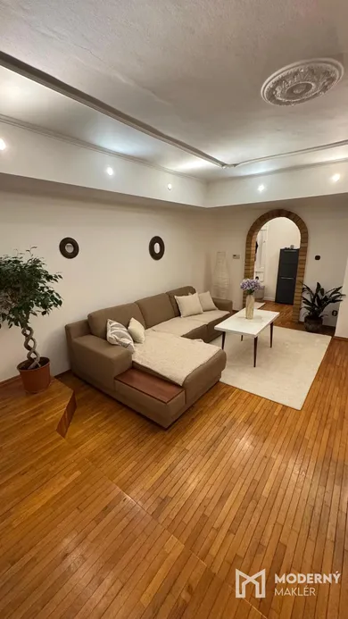 Na prenájom 3-izbový byt, 80 m², Košice-Staré Mesto, Svätoplukova