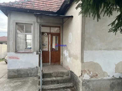 Na predaj 3-izbový dom, 364 m², Komjatice, Nitrianska