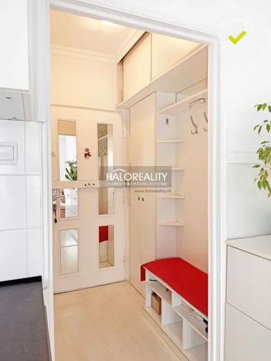 Na prenájom 1-izbový byt, 20 m², Komárno
