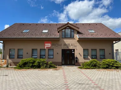 Komerčné priestory na prenájom, Pezinok · €4 500