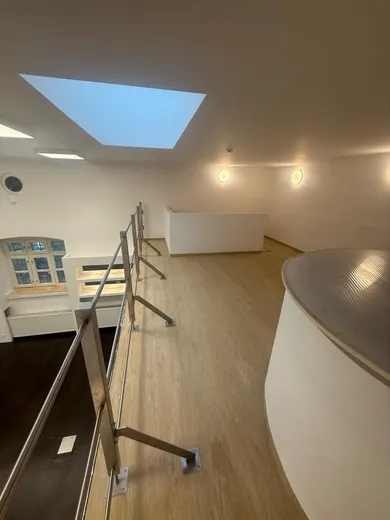 Na prenájom komerčné, 101 m², Bratislava-Staré Mesto, Michalská