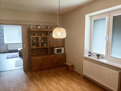 Na predaj dom, Zákopčie