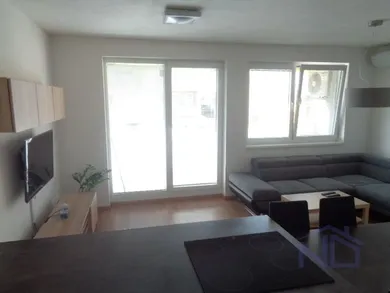 Na prenájom 2-izbový byt, 53 m², Stupava, Cementárenská