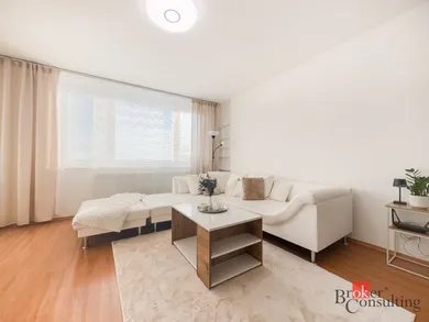 Na prenájom 2-izbový byt, 53 m², Bratislava-Petržalka, Budatínska