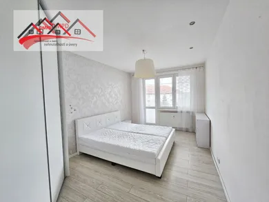 Na prenájom 2-izbový byt, 58 m², Prievidza, Tkáčska