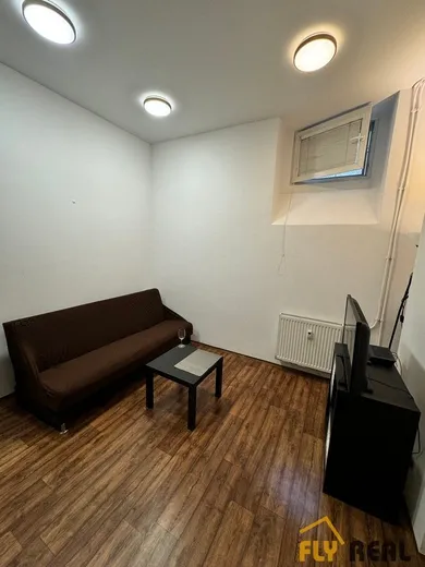 Na predaj 1-izbový byt, 26 m², Bratislava-Staré Mesto, Jelenia