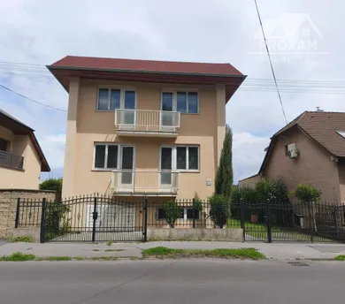 Domy na sprzedaż, 6-pokojowe, Lučenec · €140 000
