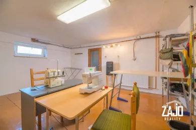 Na predaj dom, 280 m², Nemšová, Závadská