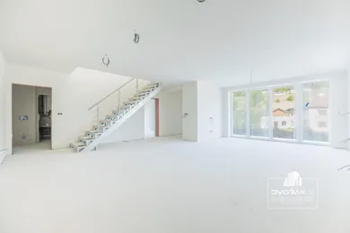 Na predaj dom, 172 m², Banská Bystrica
