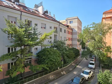 Mieszkania na wynajem, 2-pokojowe, Bratislava-Nové Mesto · €800
