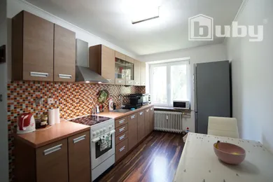 Na prenájom 2-izbový byt, 64 m², Martin, Štúrovo námestie