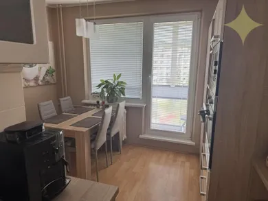 Na predaj 3-izbový byt, 75 m², Banská Bystrica, Tulská