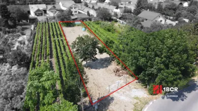 Na predaj pozemok, 708 m², Pezinok, Holubyho