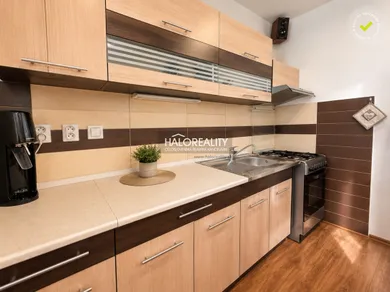 Byty na prenájom 3-izbový, Nové Zámky · €700