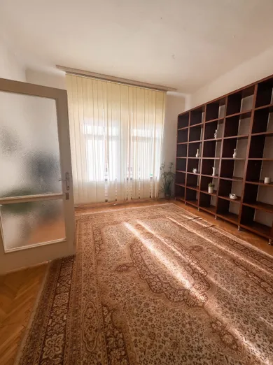 Na predaj 3-izbový byt, 90 m², Bratislava-Staré Mesto, Mariánska