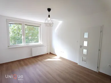 Na prenájom 1-izbový byt, 35 m², Komárno
