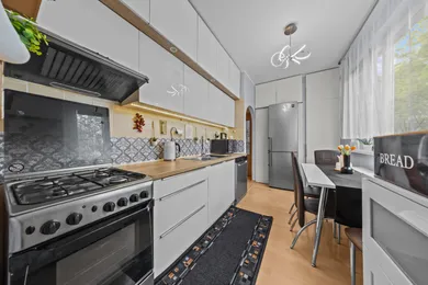 Na predaj 3-izbový byt, 70 m², Bratislava-Devínska Nová Ves