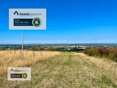 Działki na sprzedaż, Skalica · €376 065