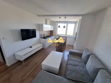 Na prenájom 1-izbový byt, 41 m², Poprad, Tajovského