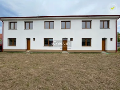 Na predaj dom, 109 m², Nesvady