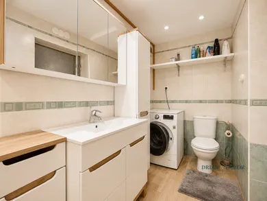 Na prenájom komerčné, 200 m², Bratislava-Nové Mesto, Stará Klenová