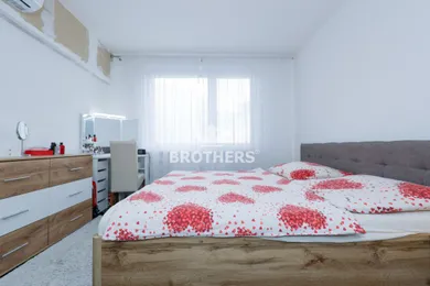 Na predaj 3-izbový byt, 79 m², Bratislava-Vrakuňa, Stavbárska