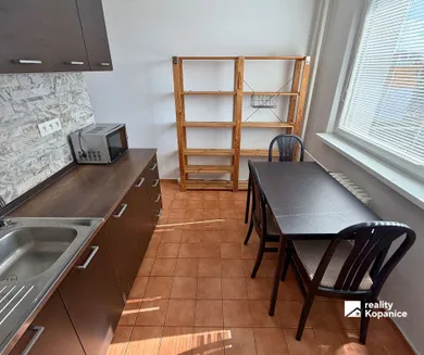 Na predaj 2-izbový byt, 53 m², Bratislava-Ružinov, Rezedová