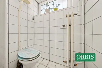 Na predaj komerčné, 105 m², Bratislava-Karlova Ves, Púpavová