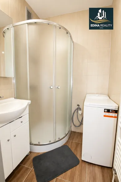 Na predaj 3-izbový byt, 64 m², Trstice
