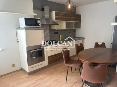 Na prenájom 3-izbový byt, 73 m², Nitra, Južná