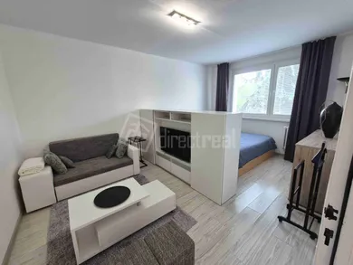 Na prenájom byt v Bratislava-Vrakuňa · €450 · Dokončené