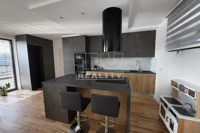 Na predaj dom, 340 m², Bitarová